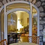 Nautilus Hotel