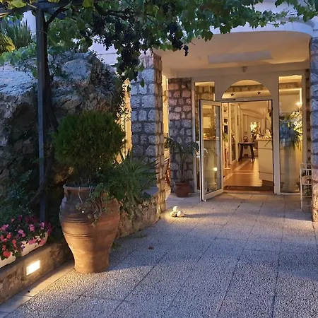 Hotel Nautilus