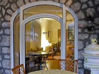 Nautilus Hotel